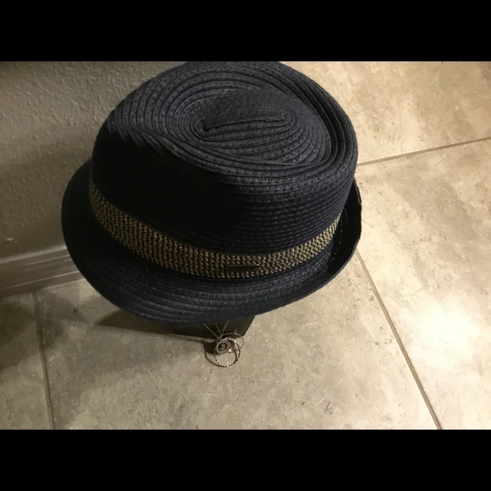 Vanheusen FEDORA HAT‎